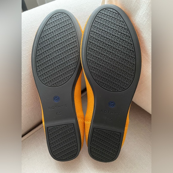 EUC Rothy’s 6.5 - Picture 2 of 3